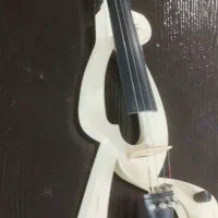 ویالن الکتریک سالم تمیز خوش صدا با جعبه کیف و آرشه|ویولن|اصفهان, بهارستان|دیوار