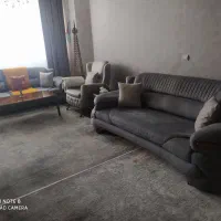 فروش مبلمان هشت نفره و دو تخته فرش وینتج