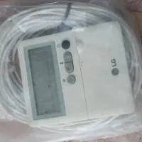 تعدادی ترموستات داکت اسپیلیت نو داخل کارتن