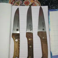 دو عدد چاقوی محمد قمی و  یک عدد چاقو میشمست ۱۰۰۰