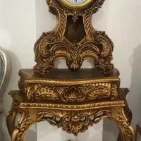 ساعت سلطنتی ایستاده