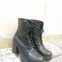 نیم بوت دخترانە