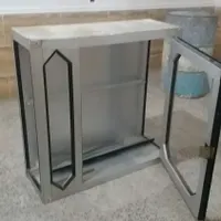 یک قفسیه المینیومی باشیشه  قیمت توافقی تخفیف داریم|کتابخانه، شلف، قفسه‌های دیواری|دهدشت, |دیوار