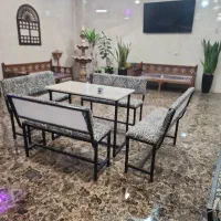 میز  و صندلی تهرانی به همرا ه تخت۱×۲چوبی