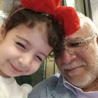 استاد زبان انگلیسی و مترجم همزمان جلسات رسمی