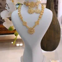 به زیبایی طلا باآبکاری طلای24عیار سرویس های طرح گل|بدلیجات|مشهد, احمدآباد|دیوار