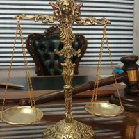 استخدام وکیل