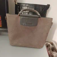 تعدادی کیف وکفش|کیف، کفش، کمربند|پاکدشت, پاکدشت (مامازند)|دیوار