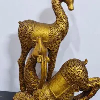 مجسمه طلایی زیبا