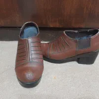 کفش سایز 38