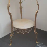 میز برنز همراه باسنگ های سالم