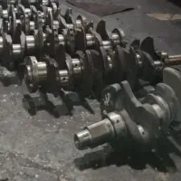 کارگر ماهر میل لنگ تراش