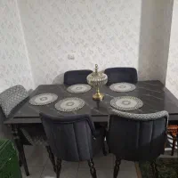 در حد نو   تمیز خش رخ|میز و صندلی غذاخوری|پرند, فاز ۵|دیوار