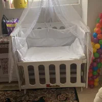 تخت کنارمادر