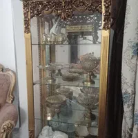 بوفه طلایی رنگ زیبا