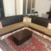 مبل ال ۷ نفره چرمی و ۲ میز جلو مبلی و ۲ کشو|مبلمان خانگی و میز عسلی|مشهد, هنرستان|دیوار