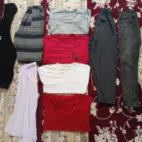 چند قلم لباس.