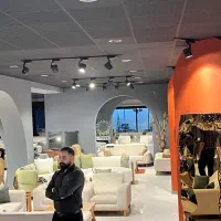کارگر ساده فروشگاه مبلمان