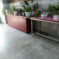 کار نظافت خانه وپله وباغ