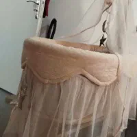 گهواره تخت کنار مادر