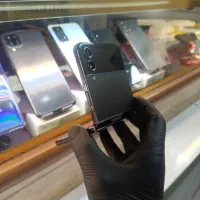 گلکسی z filip 4 در حد نو