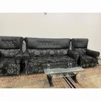 مبل ۷نفره در حد نو جلو مبلی شیشه ای