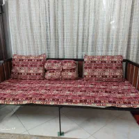 نیمکت آهنی محکم و مقاوم همراه با تشک و بالشت