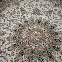 فرش ۱۲ متری ۷۰۰ شانه در حد نو