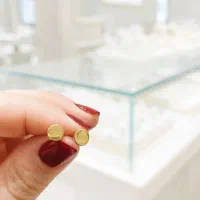 گوشواره میخی