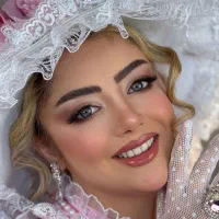 میکاپ و شنیون حرفه ای با متریال درجه یک