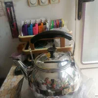 کتری استیل و کتری شیر دار با قوری چینی