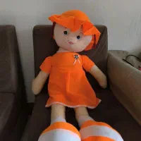 عروسک یک مترو ده سانت