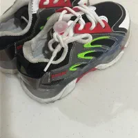 دوعدد کفش نو بچه گانه باکلاس