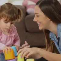 کار منزل و پرستار کودک