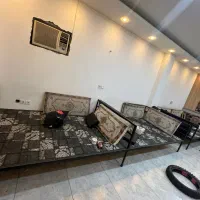تخت فلزی