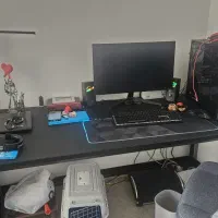 میز کامپیوتر شخصی سازی شده با روکش مات کاملا سالم