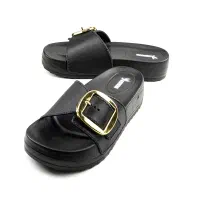 دمپایی|کیف، کفش، کمربند|بومهن, |دیوار