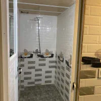 اجاره سوئیت کوتاه مدت و بلندمدت|اجارهٔ کوتاهمدت آپارتمان و سوئیت|گلوگاه بابل (گلیا), |دیوار