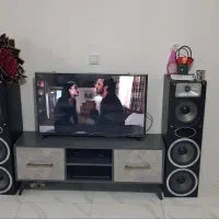 تلویزیون سامسونگ و اسپیکر بلوتوثی