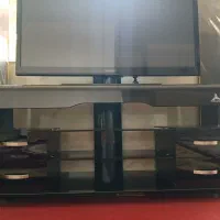 میزتلویزیون شیشه ای