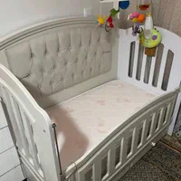 تخت کودک|تخت و صندلی بچه|تهران, فلسطین (میدان انقلاب)|دیوار