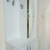 میز تلویزیون ک جاکفشی آینه دار در حد نو مناسب جهاز