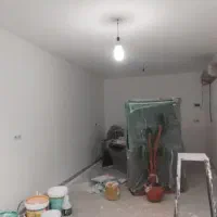 .به یک نیروی گچکار نیازمندیم