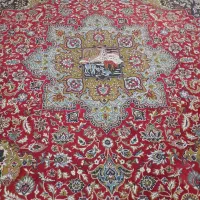 فرش ۱۲ متری به رنگ قرمز