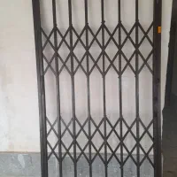 در آکاردیونی و در چوبی دو لت|مصالح و تجهیزات ساختمان|گلبهار, شهر جدید گلبهار|دیوار