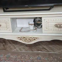 میز تلویزیون و آینه