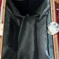 کیف مجلسی|کیف، کفش، کمربند|خوی, |دیوار
