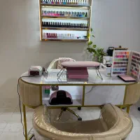 اجاره-اتاق-و-صندلی-و-میز-ناخن-و-تخت-مژه-و-تتو