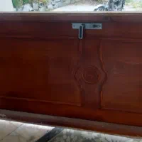 درب چوبی با چهارچوب نرات  اصل وقفل وکلید در حد نو