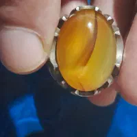 عقیق زرد یمنی رگه دار